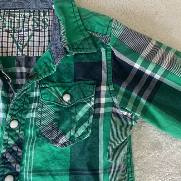 Guess green plaid button down long sleeve shirt size 2T - Picture 3 of 6